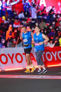 BIB: 2305, 115, 46052
                            <button type="button" onclick="openModal(21638343)" class="btn btn-primary btn-sm float-right btn-popup" data-toggle="modal" data-target=".modal-high-quality">
                        <i class="fas fa-shopping-cart"></i> Add to Cart
                    </button>
                                            <button type="button" onclick="isThisMe(21638343, true)" class="btn btn-success btn-sm float-right btn-popup btn-isme hidden" data-toggle="tooltip" data-placement="bottom" title="นี่คือรูปของคุณใช่ไหม คลิกที่นี่เพื่อเอาเข้าอัลบั้ม">
                        <i class="fas fa-plus"></i> Add to album
                    </button>
                    <button type="button" onclick="isThisMe(21638343, false)" class="btn btn-warning btn-sm float-right btn-popup btn-isnotme hidden">
                        <i class="fas fa-ban"></i> Remove from album
                    </button>