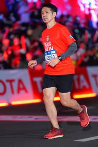 BIB: 42250
                            <button type="button" onclick="openModal(21639371)" class="btn btn-primary btn-sm float-right btn-popup" data-toggle="modal" data-target=".modal-high-quality">
                        <i class="fas fa-shopping-cart"></i> Add to Cart
                    </button>
                                            <button type="button" onclick="isThisMe(21639371, true)" class="btn btn-success btn-sm float-right btn-popup btn-isme hidden" data-toggle="tooltip" data-placement="bottom" title="นี่คือรูปของคุณใช่ไหม คลิกที่นี่เพื่อเอาเข้าอัลบั้ม">
                        <i class="fas fa-plus"></i> Add to album
                    </button>
                    <button type="button" onclick="isThisMe(21639371, false)" class="btn btn-warning btn-sm float-right btn-popup btn-isnotme hidden">
                        <i class="fas fa-ban"></i> Remove from album
                    </button>