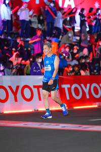 BIB: 1884
                            <button type="button" onclick="openModal(21644196)" class="btn btn-primary btn-sm float-right btn-popup" data-toggle="modal" data-target=".modal-high-quality">
                        <i class="fas fa-shopping-cart"></i> Add to Cart
                    </button>
                                            <button type="button" onclick="isThisMe(21644196, true)" class="btn btn-success btn-sm float-right btn-popup btn-isme hidden" data-toggle="tooltip" data-placement="bottom" title="นี่คือรูปของคุณใช่ไหม คลิกที่นี่เพื่อเอาเข้าอัลบั้ม">
                        <i class="fas fa-plus"></i> Add to album
                    </button>
                    <button type="button" onclick="isThisMe(21644196, false)" class="btn btn-warning btn-sm float-right btn-popup btn-isnotme hidden">
                        <i class="fas fa-ban"></i> Remove from album
                    </button>