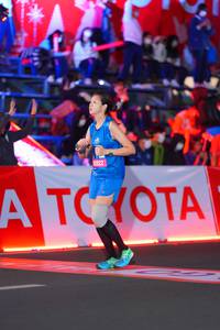 BIB: 5922
                            <button type="button" onclick="openModal(21645322)" class="btn btn-primary btn-sm float-right btn-popup" data-toggle="modal" data-target=".modal-high-quality">
                        <i class="fas fa-shopping-cart"></i> Add to Cart
                    </button>
                                            <button type="button" onclick="isThisMe(21645322, true)" class="btn btn-success btn-sm float-right btn-popup btn-isme hidden" data-toggle="tooltip" data-placement="bottom" title="นี่คือรูปของคุณใช่ไหม คลิกที่นี่เพื่อเอาเข้าอัลบั้ม">
                        <i class="fas fa-plus"></i> Add to album
                    </button>
                    <button type="button" onclick="isThisMe(21645322, false)" class="btn btn-warning btn-sm float-right btn-popup btn-isnotme hidden">
                        <i class="fas fa-ban"></i> Remove from album
                    </button>