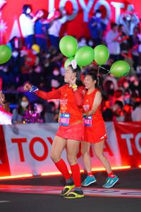 BIB: 201
                            <button type="button" onclick="openModal(21640783)" class="btn btn-primary btn-sm float-right btn-popup" data-toggle="modal" data-target=".modal-high-quality">
                        <i class="fas fa-shopping-cart"></i> Add to Cart
                    </button>
                                            <button type="button" onclick="isThisMe(21640783, true)" class="btn btn-success btn-sm float-right btn-popup btn-isme hidden" data-toggle="tooltip" data-placement="bottom" title="นี่คือรูปของคุณใช่ไหม คลิกที่นี่เพื่อเอาเข้าอัลบั้ม">
                        <i class="fas fa-plus"></i> Add to album
                    </button>
                    <button type="button" onclick="isThisMe(21640783, false)" class="btn btn-warning btn-sm float-right btn-popup btn-isnotme hidden">
                        <i class="fas fa-ban"></i> Remove from album
                    </button>