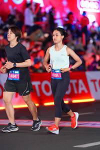 BIB: 45847, 45191, 003
                            <button type="button" onclick="openModal(21643179)" class="btn btn-primary btn-sm float-right btn-popup" data-toggle="modal" data-target=".modal-high-quality">
                        <i class="fas fa-shopping-cart"></i> Add to Cart
                    </button>
                                            <button type="button" onclick="isThisMe(21643179, true)" class="btn btn-success btn-sm float-right btn-popup btn-isme hidden" data-toggle="tooltip" data-placement="bottom" title="นี่คือรูปของคุณใช่ไหม คลิกที่นี่เพื่อเอาเข้าอัลบั้ม">
                        <i class="fas fa-plus"></i> Add to album
                    </button>
                    <button type="button" onclick="isThisMe(21643179, false)" class="btn btn-warning btn-sm float-right btn-popup btn-isnotme hidden">
                        <i class="fas fa-ban"></i> Remove from album
                    </button>