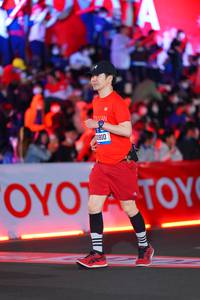 BIB: 0810
                            <button type="button" onclick="openModal(21638169)" class="btn btn-primary btn-sm float-right btn-popup" data-toggle="modal" data-target=".modal-high-quality">
                        <i class="fas fa-shopping-cart"></i> Add to Cart
                    </button>
                                            <button type="button" onclick="isThisMe(21638169, true)" class="btn btn-success btn-sm float-right btn-popup btn-isme hidden" data-toggle="tooltip" data-placement="bottom" title="นี่คือรูปของคุณใช่ไหม คลิกที่นี่เพื่อเอาเข้าอัลบั้ม">
                        <i class="fas fa-plus"></i> Add to album
                    </button>
                    <button type="button" onclick="isThisMe(21638169, false)" class="btn btn-warning btn-sm float-right btn-popup btn-isnotme hidden">
                        <i class="fas fa-ban"></i> Remove from album
                    </button>