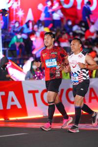 BIB: 43307
                            <button type="button" onclick="openModal(21642591)" class="btn btn-primary btn-sm float-right btn-popup" data-toggle="modal" data-target=".modal-high-quality">
                        <i class="fas fa-shopping-cart"></i> Add to Cart
                    </button>
                                            <button type="button" onclick="isThisMe(21642591, true)" class="btn btn-success btn-sm float-right btn-popup btn-isme hidden" data-toggle="tooltip" data-placement="bottom" title="นี่คือรูปของคุณใช่ไหม คลิกที่นี่เพื่อเอาเข้าอัลบั้ม">
                        <i class="fas fa-plus"></i> Add to album
                    </button>
                    <button type="button" onclick="isThisMe(21642591, false)" class="btn btn-warning btn-sm float-right btn-popup btn-isnotme hidden">
                        <i class="fas fa-ban"></i> Remove from album
                    </button>