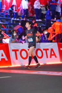 BIB: 0572
                            <button type="button" onclick="openModal(21644153)" class="btn btn-primary btn-sm float-right btn-popup" data-toggle="modal" data-target=".modal-high-quality">
                        <i class="fas fa-shopping-cart"></i> Add to Cart
                    </button>
                                            <button type="button" onclick="isThisMe(21644153, true)" class="btn btn-success btn-sm float-right btn-popup btn-isme hidden" data-toggle="tooltip" data-placement="bottom" title="นี่คือรูปของคุณใช่ไหม คลิกที่นี่เพื่อเอาเข้าอัลบั้ม">
                        <i class="fas fa-plus"></i> Add to album
                    </button>
                    <button type="button" onclick="isThisMe(21644153, false)" class="btn btn-warning btn-sm float-right btn-popup btn-isnotme hidden">
                        <i class="fas fa-ban"></i> Remove from album
                    </button>