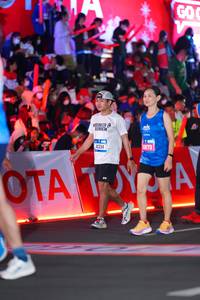 BIB: 41334, 5573
                            <button type="button" onclick="openModal(21635825)" class="btn btn-primary btn-sm float-right btn-popup" data-toggle="modal" data-target=".modal-high-quality">
                        <i class="fas fa-shopping-cart"></i> Add to Cart
                    </button>
                                            <button type="button" onclick="isThisMe(21635825, true)" class="btn btn-success btn-sm float-right btn-popup btn-isme hidden" data-toggle="tooltip" data-placement="bottom" title="นี่คือรูปของคุณใช่ไหม คลิกที่นี่เพื่อเอาเข้าอัลบั้ม">
                        <i class="fas fa-plus"></i> Add to album
                    </button>
                    <button type="button" onclick="isThisMe(21635825, false)" class="btn btn-warning btn-sm float-right btn-popup btn-isnotme hidden">
                        <i class="fas fa-ban"></i> Remove from album
                    </button>