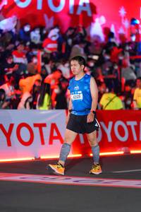 BIB: 42129
                            <button type="button" onclick="openModal(21643098)" class="btn btn-primary btn-sm float-right btn-popup" data-toggle="modal" data-target=".modal-high-quality">
                        <i class="fas fa-shopping-cart"></i> Add to Cart
                    </button>
                                            <button type="button" onclick="isThisMe(21643098, true)" class="btn btn-success btn-sm float-right btn-popup btn-isme hidden" data-toggle="tooltip" data-placement="bottom" title="นี่คือรูปของคุณใช่ไหม คลิกที่นี่เพื่อเอาเข้าอัลบั้ม">
                        <i class="fas fa-plus"></i> Add to album
                    </button>
                    <button type="button" onclick="isThisMe(21643098, false)" class="btn btn-warning btn-sm float-right btn-popup btn-isnotme hidden">
                        <i class="fas fa-ban"></i> Remove from album
                    </button>