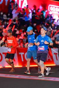 BIB: 426, 40427, 45561
                            <button type="button" onclick="openModal(21632637)" class="btn btn-primary btn-sm float-right btn-popup" data-toggle="modal" data-target=".modal-high-quality">
                        <i class="fas fa-shopping-cart"></i> Add to Cart
                    </button>
                                            <button type="button" onclick="isThisMe(21632637, true)" class="btn btn-success btn-sm float-right btn-popup btn-isme hidden" data-toggle="tooltip" data-placement="bottom" title="นี่คือรูปของคุณใช่ไหม คลิกที่นี่เพื่อเอาเข้าอัลบั้ม">
                        <i class="fas fa-plus"></i> Add to album
                    </button>
                    <button type="button" onclick="isThisMe(21632637, false)" class="btn btn-warning btn-sm float-right btn-popup btn-isnotme hidden">
                        <i class="fas fa-ban"></i> Remove from album
                    </button>