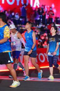 BIB: 40072
                            <button type="button" onclick="openModal(21645044)" class="btn btn-primary btn-sm float-right btn-popup" data-toggle="modal" data-target=".modal-high-quality">
                        <i class="fas fa-shopping-cart"></i> Add to Cart
                    </button>
                                            <button type="button" onclick="isThisMe(21645044, true)" class="btn btn-success btn-sm float-right btn-popup btn-isme hidden" data-toggle="tooltip" data-placement="bottom" title="นี่คือรูปของคุณใช่ไหม คลิกที่นี่เพื่อเอาเข้าอัลบั้ม">
                        <i class="fas fa-plus"></i> Add to album
                    </button>
                    <button type="button" onclick="isThisMe(21645044, false)" class="btn btn-warning btn-sm float-right btn-popup btn-isnotme hidden">
                        <i class="fas fa-ban"></i> Remove from album
                    </button>