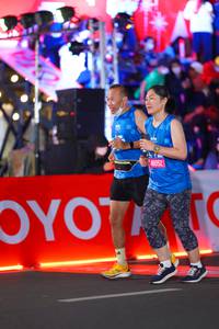 BIB: 46052
                            <button type="button" onclick="openModal(21638418)" class="btn btn-primary btn-sm float-right btn-popup" data-toggle="modal" data-target=".modal-high-quality">
                        <i class="fas fa-shopping-cart"></i> Add to Cart
                    </button>
                                            <button type="button" onclick="isThisMe(21638418, true)" class="btn btn-success btn-sm float-right btn-popup btn-isme hidden" data-toggle="tooltip" data-placement="bottom" title="นี่คือรูปของคุณใช่ไหม คลิกที่นี่เพื่อเอาเข้าอัลบั้ม">
                        <i class="fas fa-plus"></i> Add to album
                    </button>
                    <button type="button" onclick="isThisMe(21638418, false)" class="btn btn-warning btn-sm float-right btn-popup btn-isnotme hidden">
                        <i class="fas fa-ban"></i> Remove from album
                    </button>