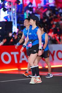 BIB: 576
                            <button type="button" onclick="openModal(21643053)" class="btn btn-primary btn-sm float-right btn-popup" data-toggle="modal" data-target=".modal-high-quality">
                        <i class="fas fa-shopping-cart"></i> Add to Cart
                    </button>
                                            <button type="button" onclick="isThisMe(21643053, true)" class="btn btn-success btn-sm float-right btn-popup btn-isme hidden" data-toggle="tooltip" data-placement="bottom" title="นี่คือรูปของคุณใช่ไหม คลิกที่นี่เพื่อเอาเข้าอัลบั้ม">
                        <i class="fas fa-plus"></i> Add to album
                    </button>
                    <button type="button" onclick="isThisMe(21643053, false)" class="btn btn-warning btn-sm float-right btn-popup btn-isnotme hidden">
                        <i class="fas fa-ban"></i> Remove from album
                    </button>