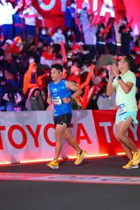 BIB: 1364, 1844
                            <button type="button" onclick="openModal(21638927)" class="btn btn-primary btn-sm float-right btn-popup" data-toggle="modal" data-target=".modal-high-quality">
                        <i class="fas fa-shopping-cart"></i> Add to Cart
                    </button>
                                            <button type="button" onclick="isThisMe(21638927, true)" class="btn btn-success btn-sm float-right btn-popup btn-isme hidden" data-toggle="tooltip" data-placement="bottom" title="นี่คือรูปของคุณใช่ไหม คลิกที่นี่เพื่อเอาเข้าอัลบั้ม">
                        <i class="fas fa-plus"></i> Add to album
                    </button>
                    <button type="button" onclick="isThisMe(21638927, false)" class="btn btn-warning btn-sm float-right btn-popup btn-isnotme hidden">
                        <i class="fas fa-ban"></i> Remove from album
                    </button>