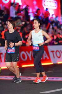 BIB: 45847, 45191
                            <button type="button" onclick="openModal(21643175)" class="btn btn-primary btn-sm float-right btn-popup" data-toggle="modal" data-target=".modal-high-quality">
                        <i class="fas fa-shopping-cart"></i> Add to Cart
                    </button>
                                            <button type="button" onclick="isThisMe(21643175, true)" class="btn btn-success btn-sm float-right btn-popup btn-isme hidden" data-toggle="tooltip" data-placement="bottom" title="นี่คือรูปของคุณใช่ไหม คลิกที่นี่เพื่อเอาเข้าอัลบั้ม">
                        <i class="fas fa-plus"></i> Add to album
                    </button>
                    <button type="button" onclick="isThisMe(21643175, false)" class="btn btn-warning btn-sm float-right btn-popup btn-isnotme hidden">
                        <i class="fas fa-ban"></i> Remove from album
                    </button>