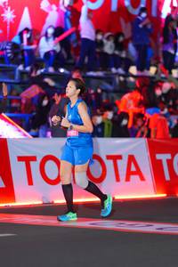 BIB: 922
                            <button type="button" onclick="openModal(21645318)" class="btn btn-primary btn-sm float-right btn-popup" data-toggle="modal" data-target=".modal-high-quality">
                        <i class="fas fa-shopping-cart"></i> Add to Cart
                    </button>
                                            <button type="button" onclick="isThisMe(21645318, true)" class="btn btn-success btn-sm float-right btn-popup btn-isme hidden" data-toggle="tooltip" data-placement="bottom" title="นี่คือรูปของคุณใช่ไหม คลิกที่นี่เพื่อเอาเข้าอัลบั้ม">
                        <i class="fas fa-plus"></i> Add to album
                    </button>
                    <button type="button" onclick="isThisMe(21645318, false)" class="btn btn-warning btn-sm float-right btn-popup btn-isnotme hidden">
                        <i class="fas fa-ban"></i> Remove from album
                    </button>