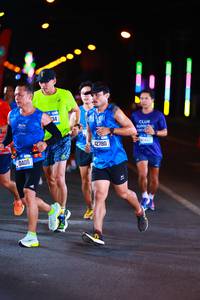 BIB: 0406, 42780, 0492
                            <button type="button" onclick="openModal(19750819)" class="btn btn-primary btn-sm float-right btn-popup" data-toggle="modal" data-target=".modal-high-quality">
                        <i class="fas fa-shopping-cart"></i> Add to Cart
                    </button>
                                            <button type="button" onclick="isThisMe(19750819, true)" class="btn btn-success btn-sm float-right btn-popup btn-isme hidden" data-toggle="tooltip" data-placement="bottom" title="นี่คือรูปของคุณใช่ไหม คลิกที่นี่เพื่อเอาเข้าอัลบั้ม">
                        <i class="fas fa-plus"></i> Add to album
                    </button>
                    <button type="button" onclick="isThisMe(19750819, false)" class="btn btn-warning btn-sm float-right btn-popup btn-isnotme hidden">
                        <i class="fas fa-ban"></i> Remove from album
                    </button>