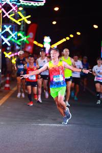 BIB: 4219
                            <button type="button" onclick="openModal(19733506)" class="btn btn-primary btn-sm float-right btn-popup" data-toggle="modal" data-target=".modal-high-quality">
                        <i class="fas fa-shopping-cart"></i> Add to Cart
                    </button>
                                            <button type="button" onclick="isThisMe(19733506, true)" class="btn btn-success btn-sm float-right btn-popup btn-isme hidden" data-toggle="tooltip" data-placement="bottom" title="นี่คือรูปของคุณใช่ไหม คลิกที่นี่เพื่อเอาเข้าอัลบั้ม">
                        <i class="fas fa-plus"></i> Add to album
                    </button>
                    <button type="button" onclick="isThisMe(19733506, false)" class="btn btn-warning btn-sm float-right btn-popup btn-isnotme hidden">
                        <i class="fas fa-ban"></i> Remove from album
                    </button>