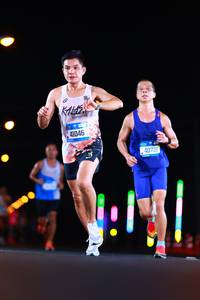 BIB: 41046, 40738
                            <button type="button" onclick="openModal(19721996)" class="btn btn-primary btn-sm float-right btn-popup" data-toggle="modal" data-target=".modal-high-quality">
                        <i class="fas fa-shopping-cart"></i> Add to Cart
                    </button>
                                            <button type="button" onclick="isThisMe(19721996, true)" class="btn btn-success btn-sm float-right btn-popup btn-isme hidden" data-toggle="tooltip" data-placement="bottom" title="นี่คือรูปของคุณใช่ไหม คลิกที่นี่เพื่อเอาเข้าอัลบั้ม">
                        <i class="fas fa-plus"></i> Add to album
                    </button>
                    <button type="button" onclick="isThisMe(19721996, false)" class="btn btn-warning btn-sm float-right btn-popup btn-isnotme hidden">
                        <i class="fas fa-ban"></i> Remove from album
                    </button>