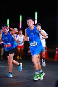 BIB: 45777, 40578
                            <button type="button" onclick="openModal(19778937)" class="btn btn-primary btn-sm float-right btn-popup" data-toggle="modal" data-target=".modal-high-quality">
                        <i class="fas fa-shopping-cart"></i> Add to Cart
                    </button>
                                            <button type="button" onclick="isThisMe(19778937, true)" class="btn btn-success btn-sm float-right btn-popup btn-isme hidden" data-toggle="tooltip" data-placement="bottom" title="นี่คือรูปของคุณใช่ไหม คลิกที่นี่เพื่อเอาเข้าอัลบั้ม">
                        <i class="fas fa-plus"></i> Add to album
                    </button>
                    <button type="button" onclick="isThisMe(19778937, false)" class="btn btn-warning btn-sm float-right btn-popup btn-isnotme hidden">
                        <i class="fas fa-ban"></i> Remove from album
                    </button>