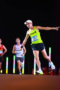 BIB: 40153
                            <button type="button" onclick="openModal(19703442)" class="btn btn-primary btn-sm float-right btn-popup" data-toggle="modal" data-target=".modal-high-quality">
                        <i class="fas fa-shopping-cart"></i> Add to Cart
                    </button>
                                            <button type="button" onclick="isThisMe(19703442, true)" class="btn btn-success btn-sm float-right btn-popup btn-isme hidden" data-toggle="tooltip" data-placement="bottom" title="นี่คือรูปของคุณใช่ไหม คลิกที่นี่เพื่อเอาเข้าอัลบั้ม">
                        <i class="fas fa-plus"></i> Add to album
                    </button>
                    <button type="button" onclick="isThisMe(19703442, false)" class="btn btn-warning btn-sm float-right btn-popup btn-isnotme hidden">
                        <i class="fas fa-ban"></i> Remove from album
                    </button>