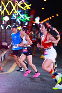 BIB: 4154
                            <button type="button" onclick="openModal(19726736)" class="btn btn-primary btn-sm float-right btn-popup" data-toggle="modal" data-target=".modal-high-quality">
                        <i class="fas fa-shopping-cart"></i> Add to Cart
                    </button>
                                            <button type="button" onclick="isThisMe(19726736, true)" class="btn btn-success btn-sm float-right btn-popup btn-isme hidden" data-toggle="tooltip" data-placement="bottom" title="นี่คือรูปของคุณใช่ไหม คลิกที่นี่เพื่อเอาเข้าอัลบั้ม">
                        <i class="fas fa-plus"></i> Add to album
                    </button>
                    <button type="button" onclick="isThisMe(19726736, false)" class="btn btn-warning btn-sm float-right btn-popup btn-isnotme hidden">
                        <i class="fas fa-ban"></i> Remove from album
                    </button>