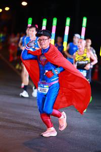 BIB: 1144, 40192
                            <button type="button" onclick="openModal(19721427)" class="btn btn-primary btn-sm float-right btn-popup" data-toggle="modal" data-target=".modal-high-quality">
                        <i class="fas fa-shopping-cart"></i> Add to Cart
                    </button>
                                            <button type="button" onclick="isThisMe(19721427, true)" class="btn btn-success btn-sm float-right btn-popup btn-isme hidden" data-toggle="tooltip" data-placement="bottom" title="นี่คือรูปของคุณใช่ไหม คลิกที่นี่เพื่อเอาเข้าอัลบั้ม">
                        <i class="fas fa-plus"></i> Add to album
                    </button>
                    <button type="button" onclick="isThisMe(19721427, false)" class="btn btn-warning btn-sm float-right btn-popup btn-isnotme hidden">
                        <i class="fas fa-ban"></i> Remove from album
                    </button>