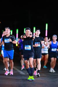 BIB: 901, 41372
                            <button type="button" onclick="openModal(19784662)" class="btn btn-primary btn-sm float-right btn-popup" data-toggle="modal" data-target=".modal-high-quality">
                        <i class="fas fa-shopping-cart"></i> Add to Cart
                    </button>
                                            <button type="button" onclick="isThisMe(19784662, true)" class="btn btn-success btn-sm float-right btn-popup btn-isme hidden" data-toggle="tooltip" data-placement="bottom" title="นี่คือรูปของคุณใช่ไหม คลิกที่นี่เพื่อเอาเข้าอัลบั้ม">
                        <i class="fas fa-plus"></i> Add to album
                    </button>
                    <button type="button" onclick="isThisMe(19784662, false)" class="btn btn-warning btn-sm float-right btn-popup btn-isnotme hidden">
                        <i class="fas fa-ban"></i> Remove from album
                    </button>