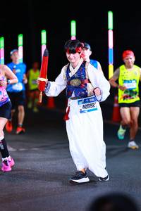 BIB: 40592
                            <button type="button" onclick="openModal(19754339)" class="btn btn-primary btn-sm float-right btn-popup" data-toggle="modal" data-target=".modal-high-quality">
                        <i class="fas fa-shopping-cart"></i> Add to Cart
                    </button>
                                            <button type="button" onclick="isThisMe(19754339, true)" class="btn btn-success btn-sm float-right btn-popup btn-isme hidden" data-toggle="tooltip" data-placement="bottom" title="นี่คือรูปของคุณใช่ไหม คลิกที่นี่เพื่อเอาเข้าอัลบั้ม">
                        <i class="fas fa-plus"></i> Add to album
                    </button>
                    <button type="button" onclick="isThisMe(19754339, false)" class="btn btn-warning btn-sm float-right btn-popup btn-isnotme hidden">
                        <i class="fas fa-ban"></i> Remove from album
                    </button>