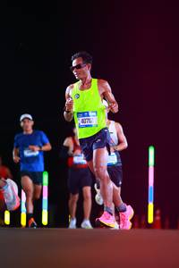 BIB: 332, 2006
                            <button type="button" onclick="openModal(19702197)" class="btn btn-primary btn-sm float-right btn-popup" data-toggle="modal" data-target=".modal-high-quality">
                        <i class="fas fa-shopping-cart"></i> Add to Cart
                    </button>
                                            <button type="button" onclick="isThisMe(19702197, true)" class="btn btn-success btn-sm float-right btn-popup btn-isme hidden" data-toggle="tooltip" data-placement="bottom" title="นี่คือรูปของคุณใช่ไหม คลิกที่นี่เพื่อเอาเข้าอัลบั้ม">
                        <i class="fas fa-plus"></i> Add to album
                    </button>
                    <button type="button" onclick="isThisMe(19702197, false)" class="btn btn-warning btn-sm float-right btn-popup btn-isnotme hidden">
                        <i class="fas fa-ban"></i> Remove from album
                    </button>