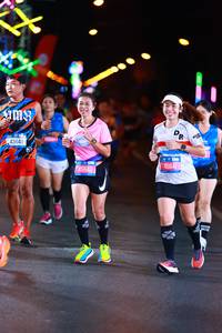 BIB: 43649, 27957, 45641
                            <button type="button" onclick="openModal(19770417)" class="btn btn-primary btn-sm float-right btn-popup" data-toggle="modal" data-target=".modal-high-quality">
                        <i class="fas fa-shopping-cart"></i> Add to Cart
                    </button>
                                            <button type="button" onclick="isThisMe(19770417, true)" class="btn btn-success btn-sm float-right btn-popup btn-isme hidden" data-toggle="tooltip" data-placement="bottom" title="นี่คือรูปของคุณใช่ไหม คลิกที่นี่เพื่อเอาเข้าอัลบั้ม">
                        <i class="fas fa-plus"></i> Add to album
                    </button>
                    <button type="button" onclick="isThisMe(19770417, false)" class="btn btn-warning btn-sm float-right btn-popup btn-isnotme hidden">
                        <i class="fas fa-ban"></i> Remove from album
                    </button>