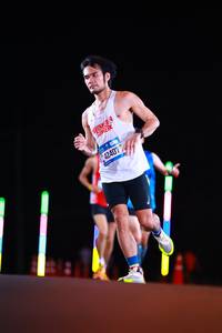 BIB: 42407
                            <button type="button" onclick="openModal(19718334)" class="btn btn-primary btn-sm float-right btn-popup" data-toggle="modal" data-target=".modal-high-quality">
                        <i class="fas fa-shopping-cart"></i> Add to Cart
                    </button>
                                            <button type="button" onclick="isThisMe(19718334, true)" class="btn btn-success btn-sm float-right btn-popup btn-isme hidden" data-toggle="tooltip" data-placement="bottom" title="นี่คือรูปของคุณใช่ไหม คลิกที่นี่เพื่อเอาเข้าอัลบั้ม">
                        <i class="fas fa-plus"></i> Add to album
                    </button>
                    <button type="button" onclick="isThisMe(19718334, false)" class="btn btn-warning btn-sm float-right btn-popup btn-isnotme hidden">
                        <i class="fas fa-ban"></i> Remove from album
                    </button>