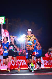 BIB: 42679, 15521, 42804
                            <button type="button" onclick="openModal(20938589)" class="btn btn-primary btn-sm float-right btn-popup" data-toggle="modal" data-target=".modal-high-quality">
                        <i class="fas fa-shopping-cart"></i> Add to Cart
                    </button>
                                            <button type="button" onclick="isThisMe(20938589, true)" class="btn btn-success btn-sm float-right btn-popup btn-isme hidden" data-toggle="tooltip" data-placement="bottom" title="นี่คือรูปของคุณใช่ไหม คลิกที่นี่เพื่อเอาเข้าอัลบั้ม">
                        <i class="fas fa-plus"></i> Add to album
                    </button>
                    <button type="button" onclick="isThisMe(20938589, false)" class="btn btn-warning btn-sm float-right btn-popup btn-isnotme hidden">
                        <i class="fas fa-ban"></i> Remove from album
                    </button>