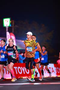 BIB: 2679, 45521, 42804
                            <button type="button" onclick="openModal(20938580)" class="btn btn-primary btn-sm float-right btn-popup" data-toggle="modal" data-target=".modal-high-quality">
                        <i class="fas fa-shopping-cart"></i> Add to Cart
                    </button>
                                            <button type="button" onclick="isThisMe(20938580, true)" class="btn btn-success btn-sm float-right btn-popup btn-isme hidden" data-toggle="tooltip" data-placement="bottom" title="นี่คือรูปของคุณใช่ไหม คลิกที่นี่เพื่อเอาเข้าอัลบั้ม">
                        <i class="fas fa-plus"></i> Add to album
                    </button>
                    <button type="button" onclick="isThisMe(20938580, false)" class="btn btn-warning btn-sm float-right btn-popup btn-isnotme hidden">
                        <i class="fas fa-ban"></i> Remove from album
                    </button>