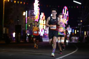 BIB: 0829, 24913
                            <button type="button" onclick="openModal(20685732)" class="btn btn-primary btn-sm float-right btn-popup" data-toggle="modal" data-target=".modal-high-quality">
                        <i class="fas fa-shopping-cart"></i> Add to Cart
                    </button>
                                            <button type="button" onclick="isThisMe(20685732, true)" class="btn btn-success btn-sm float-right btn-popup btn-isme hidden" data-toggle="tooltip" data-placement="bottom" title="นี่คือรูปของคุณใช่ไหม คลิกที่นี่เพื่อเอาเข้าอัลบั้ม">
                        <i class="fas fa-plus"></i> Add to album
                    </button>
                    <button type="button" onclick="isThisMe(20685732, false)" class="btn btn-warning btn-sm float-right btn-popup btn-isnotme hidden">
                        <i class="fas fa-ban"></i> Remove from album
                    </button>