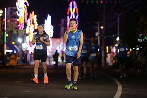 BIB: 41419, 42818
                            <button type="button" onclick="openModal(21495269)" class="btn btn-primary btn-sm float-right btn-popup" data-toggle="modal" data-target=".modal-high-quality">
                        <i class="fas fa-shopping-cart"></i> Add to Cart
                    </button>
                                            <button type="button" onclick="isThisMe(21495269, true)" class="btn btn-success btn-sm float-right btn-popup btn-isme hidden" data-toggle="tooltip" data-placement="bottom" title="นี่คือรูปของคุณใช่ไหม คลิกที่นี่เพื่อเอาเข้าอัลบั้ม">
                        <i class="fas fa-plus"></i> Add to album
                    </button>
                    <button type="button" onclick="isThisMe(21495269, false)" class="btn btn-warning btn-sm float-right btn-popup btn-isnotme hidden">
                        <i class="fas fa-ban"></i> Remove from album
                    </button>