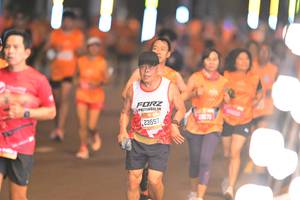 BIB: 23557, 28170
                            <button type="button" onclick="openModal(20293509)" class="btn btn-primary btn-sm float-right btn-popup" data-toggle="modal" data-target=".modal-high-quality">
                        <i class="fas fa-shopping-cart"></i> Add to Cart
                    </button>
                                            <button type="button" onclick="isThisMe(20293509, true)" class="btn btn-success btn-sm float-right btn-popup btn-isme hidden" data-toggle="tooltip" data-placement="bottom" title="นี่คือรูปของคุณใช่ไหม คลิกที่นี่เพื่อเอาเข้าอัลบั้ม">
                        <i class="fas fa-plus"></i> Add to album
                    </button>
                    <button type="button" onclick="isThisMe(20293509, false)" class="btn btn-warning btn-sm float-right btn-popup btn-isnotme hidden">
                        <i class="fas fa-ban"></i> Remove from album
                    </button>