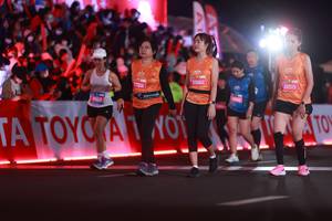 BIB: 7234, 25062, 26513
                            <button type="button" onclick="openModal(21084186)" class="btn btn-primary btn-sm float-right btn-popup" data-toggle="modal" data-target=".modal-high-quality">
                        <i class="fas fa-shopping-cart"></i> Add to Cart
                    </button>
                                            <button type="button" onclick="isThisMe(21084186, true)" class="btn btn-success btn-sm float-right btn-popup btn-isme hidden" data-toggle="tooltip" data-placement="bottom" title="นี่คือรูปของคุณใช่ไหม คลิกที่นี่เพื่อเอาเข้าอัลบั้ม">
                        <i class="fas fa-plus"></i> Add to album
                    </button>
                    <button type="button" onclick="isThisMe(21084186, false)" class="btn btn-warning btn-sm float-right btn-popup btn-isnotme hidden">
                        <i class="fas fa-ban"></i> Remove from album
                    </button>