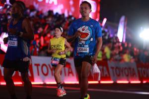 BIB: 43121, 43640
                            <button type="button" onclick="openModal(21073290)" class="btn btn-primary btn-sm float-right btn-popup" data-toggle="modal" data-target=".modal-high-quality">
                        <i class="fas fa-shopping-cart"></i> Add to Cart
                    </button>
                                            <button type="button" onclick="isThisMe(21073290, true)" class="btn btn-success btn-sm float-right btn-popup btn-isme hidden" data-toggle="tooltip" data-placement="bottom" title="นี่คือรูปของคุณใช่ไหม คลิกที่นี่เพื่อเอาเข้าอัลบั้ม">
                        <i class="fas fa-plus"></i> Add to album
                    </button>
                    <button type="button" onclick="isThisMe(21073290, false)" class="btn btn-warning btn-sm float-right btn-popup btn-isnotme hidden">
                        <i class="fas fa-ban"></i> Remove from album
                    </button>