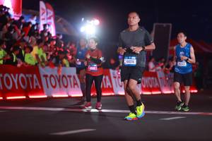 BIB: 44074, 42543
                            <button type="button" onclick="openModal(21110684)" class="btn btn-primary btn-sm float-right btn-popup" data-toggle="modal" data-target=".modal-high-quality">
                        <i class="fas fa-shopping-cart"></i> Add to Cart
                    </button>
                                            <button type="button" onclick="isThisMe(21110684, true)" class="btn btn-success btn-sm float-right btn-popup btn-isme hidden" data-toggle="tooltip" data-placement="bottom" title="นี่คือรูปของคุณใช่ไหม คลิกที่นี่เพื่อเอาเข้าอัลบั้ม">
                        <i class="fas fa-plus"></i> Add to album
                    </button>
                    <button type="button" onclick="isThisMe(21110684, false)" class="btn btn-warning btn-sm float-right btn-popup btn-isnotme hidden">
                        <i class="fas fa-ban"></i> Remove from album
                    </button>
