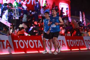 BIB: 413333, 43306
                            <button type="button" onclick="openModal(21129913)" class="btn btn-primary btn-sm float-right btn-popup" data-toggle="modal" data-target=".modal-high-quality">
                        <i class="fas fa-shopping-cart"></i> Add to Cart
                    </button>
                                            <button type="button" onclick="isThisMe(21129913, true)" class="btn btn-success btn-sm float-right btn-popup btn-isme hidden" data-toggle="tooltip" data-placement="bottom" title="นี่คือรูปของคุณใช่ไหม คลิกที่นี่เพื่อเอาเข้าอัลบั้ม">
                        <i class="fas fa-plus"></i> Add to album
                    </button>
                    <button type="button" onclick="isThisMe(21129913, false)" class="btn btn-warning btn-sm float-right btn-popup btn-isnotme hidden">
                        <i class="fas fa-ban"></i> Remove from album
                    </button>