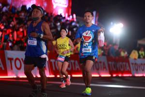 BIB: 43121, 43640
                            <button type="button" onclick="openModal(21073194)" class="btn btn-primary btn-sm float-right btn-popup" data-toggle="modal" data-target=".modal-high-quality">
                        <i class="fas fa-shopping-cart"></i> Add to Cart
                    </button>
                                            <button type="button" onclick="isThisMe(21073194, true)" class="btn btn-success btn-sm float-right btn-popup btn-isme hidden" data-toggle="tooltip" data-placement="bottom" title="นี่คือรูปของคุณใช่ไหม คลิกที่นี่เพื่อเอาเข้าอัลบั้ม">
                        <i class="fas fa-plus"></i> Add to album
                    </button>
                    <button type="button" onclick="isThisMe(21073194, false)" class="btn btn-warning btn-sm float-right btn-popup btn-isnotme hidden">
                        <i class="fas fa-ban"></i> Remove from album
                    </button>
