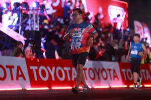 BIB: 44001
                            <button type="button" onclick="openModal(20154598)" class="btn btn-primary btn-sm float-right btn-popup" data-toggle="modal" data-target=".modal-high-quality">
                        <i class="fas fa-shopping-cart"></i> Add to Cart
                    </button>
                                            <button type="button" onclick="isThisMe(20154598, true)" class="btn btn-success btn-sm float-right btn-popup btn-isme hidden" data-toggle="tooltip" data-placement="bottom" title="นี่คือรูปของคุณใช่ไหม คลิกที่นี่เพื่อเอาเข้าอัลบั้ม">
                        <i class="fas fa-plus"></i> Add to album
                    </button>
                    <button type="button" onclick="isThisMe(20154598, false)" class="btn btn-warning btn-sm float-right btn-popup btn-isnotme hidden">
                        <i class="fas fa-ban"></i> Remove from album
                    </button>