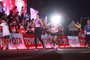 BIB: 4011
                            <button type="button" onclick="openModal(20162893)" class="btn btn-primary btn-sm float-right btn-popup" data-toggle="modal" data-target=".modal-high-quality">
                        <i class="fas fa-shopping-cart"></i> Add to Cart
                    </button>
                                            <button type="button" onclick="isThisMe(20162893, true)" class="btn btn-success btn-sm float-right btn-popup btn-isme hidden" data-toggle="tooltip" data-placement="bottom" title="นี่คือรูปของคุณใช่ไหม คลิกที่นี่เพื่อเอาเข้าอัลบั้ม">
                        <i class="fas fa-plus"></i> Add to album
                    </button>
                    <button type="button" onclick="isThisMe(20162893, false)" class="btn btn-warning btn-sm float-right btn-popup btn-isnotme hidden">
                        <i class="fas fa-ban"></i> Remove from album
                    </button>