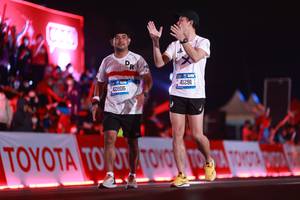 BIB: 42806, 41291
                            <button type="button" onclick="openModal(20173688)" class="btn btn-primary btn-sm float-right btn-popup" data-toggle="modal" data-target=".modal-high-quality">
                        <i class="fas fa-shopping-cart"></i> Add to Cart
                    </button>
                                            <button type="button" onclick="isThisMe(20173688, true)" class="btn btn-success btn-sm float-right btn-popup btn-isme hidden" data-toggle="tooltip" data-placement="bottom" title="นี่คือรูปของคุณใช่ไหม คลิกที่นี่เพื่อเอาเข้าอัลบั้ม">
                        <i class="fas fa-plus"></i> Add to album
                    </button>
                    <button type="button" onclick="isThisMe(20173688, false)" class="btn btn-warning btn-sm float-right btn-popup btn-isnotme hidden">
                        <i class="fas fa-ban"></i> Remove from album
                    </button>