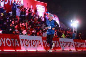 BIB: 400, 13112
                            <button type="button" onclick="openModal(20137134)" class="btn btn-primary btn-sm float-right btn-popup" data-toggle="modal" data-target=".modal-high-quality">
                        <i class="fas fa-shopping-cart"></i> Add to Cart
                    </button>
                                            <button type="button" onclick="isThisMe(20137134, true)" class="btn btn-success btn-sm float-right btn-popup btn-isme hidden" data-toggle="tooltip" data-placement="bottom" title="นี่คือรูปของคุณใช่ไหม คลิกที่นี่เพื่อเอาเข้าอัลบั้ม">
                        <i class="fas fa-plus"></i> Add to album
                    </button>
                    <button type="button" onclick="isThisMe(20137134, false)" class="btn btn-warning btn-sm float-right btn-popup btn-isnotme hidden">
                        <i class="fas fa-ban"></i> Remove from album
                    </button>