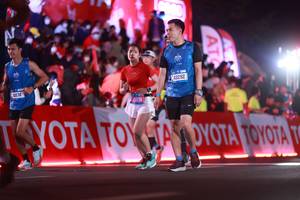 BIB: 41674, 45574, 43292
                            <button type="button" onclick="openModal(20155690)" class="btn btn-primary btn-sm float-right btn-popup" data-toggle="modal" data-target=".modal-high-quality">
                        <i class="fas fa-shopping-cart"></i> Add to Cart
                    </button>
                                            <button type="button" onclick="isThisMe(20155690, true)" class="btn btn-success btn-sm float-right btn-popup btn-isme hidden" data-toggle="tooltip" data-placement="bottom" title="นี่คือรูปของคุณใช่ไหม คลิกที่นี่เพื่อเอาเข้าอัลบั้ม">
                        <i class="fas fa-plus"></i> Add to album
                    </button>
                    <button type="button" onclick="isThisMe(20155690, false)" class="btn btn-warning btn-sm float-right btn-popup btn-isnotme hidden">
                        <i class="fas fa-ban"></i> Remove from album
                    </button>