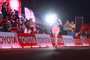 BIB: 989
                            <button type="button" onclick="openModal(20168136)" class="btn btn-primary btn-sm float-right btn-popup" data-toggle="modal" data-target=".modal-high-quality">
                        <i class="fas fa-shopping-cart"></i> Add to Cart
                    </button>
                                            <button type="button" onclick="isThisMe(20168136, true)" class="btn btn-success btn-sm float-right btn-popup btn-isme hidden" data-toggle="tooltip" data-placement="bottom" title="นี่คือรูปของคุณใช่ไหม คลิกที่นี่เพื่อเอาเข้าอัลบั้ม">
                        <i class="fas fa-plus"></i> Add to album
                    </button>
                    <button type="button" onclick="isThisMe(20168136, false)" class="btn btn-warning btn-sm float-right btn-popup btn-isnotme hidden">
                        <i class="fas fa-ban"></i> Remove from album
                    </button>