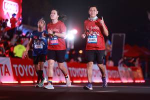 BIB: 1970, 46019, 43405
                            <button type="button" onclick="openModal(20161710)" class="btn btn-primary btn-sm float-right btn-popup" data-toggle="modal" data-target=".modal-high-quality">
                        <i class="fas fa-shopping-cart"></i> Add to Cart
                    </button>
                                            <button type="button" onclick="isThisMe(20161710, true)" class="btn btn-success btn-sm float-right btn-popup btn-isme hidden" data-toggle="tooltip" data-placement="bottom" title="นี่คือรูปของคุณใช่ไหม คลิกที่นี่เพื่อเอาเข้าอัลบั้ม">
                        <i class="fas fa-plus"></i> Add to album
                    </button>
                    <button type="button" onclick="isThisMe(20161710, false)" class="btn btn-warning btn-sm float-right btn-popup btn-isnotme hidden">
                        <i class="fas fa-ban"></i> Remove from album
                    </button>