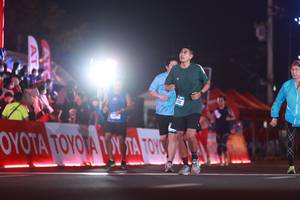 BIB: 500
                            <button type="button" onclick="openModal(20157953)" class="btn btn-primary btn-sm float-right btn-popup" data-toggle="modal" data-target=".modal-high-quality">
                        <i class="fas fa-shopping-cart"></i> Add to Cart
                    </button>
                                            <button type="button" onclick="isThisMe(20157953, true)" class="btn btn-success btn-sm float-right btn-popup btn-isme hidden" data-toggle="tooltip" data-placement="bottom" title="นี่คือรูปของคุณใช่ไหม คลิกที่นี่เพื่อเอาเข้าอัลบั้ม">
                        <i class="fas fa-plus"></i> Add to album
                    </button>
                    <button type="button" onclick="isThisMe(20157953, false)" class="btn btn-warning btn-sm float-right btn-popup btn-isnotme hidden">
                        <i class="fas fa-ban"></i> Remove from album
                    </button>