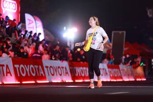 BIB: 201
                            <button type="button" onclick="openModal(20164728)" class="btn btn-primary btn-sm float-right btn-popup" data-toggle="modal" data-target=".modal-high-quality">
                        <i class="fas fa-shopping-cart"></i> Add to Cart
                    </button>
                                            <button type="button" onclick="isThisMe(20164728, true)" class="btn btn-success btn-sm float-right btn-popup btn-isme hidden" data-toggle="tooltip" data-placement="bottom" title="นี่คือรูปของคุณใช่ไหม คลิกที่นี่เพื่อเอาเข้าอัลบั้ม">
                        <i class="fas fa-plus"></i> Add to album
                    </button>
                    <button type="button" onclick="isThisMe(20164728, false)" class="btn btn-warning btn-sm float-right btn-popup btn-isnotme hidden">
                        <i class="fas fa-ban"></i> Remove from album
                    </button>