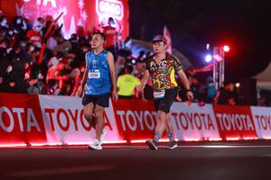 BIB: 3294, 13321
                            <button type="button" onclick="openModal(20161376)" class="btn btn-primary btn-sm float-right btn-popup" data-toggle="modal" data-target=".modal-high-quality">
                        <i class="fas fa-shopping-cart"></i> Add to Cart
                    </button>
                                            <button type="button" onclick="isThisMe(20161376, true)" class="btn btn-success btn-sm float-right btn-popup btn-isme hidden" data-toggle="tooltip" data-placement="bottom" title="นี่คือรูปของคุณใช่ไหม คลิกที่นี่เพื่อเอาเข้าอัลบั้ม">
                        <i class="fas fa-plus"></i> Add to album
                    </button>
                    <button type="button" onclick="isThisMe(20161376, false)" class="btn btn-warning btn-sm float-right btn-popup btn-isnotme hidden">
                        <i class="fas fa-ban"></i> Remove from album
                    </button>